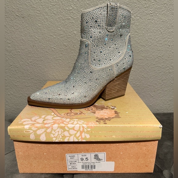 Very G Rhinestone boots - Picture 2 of 4
